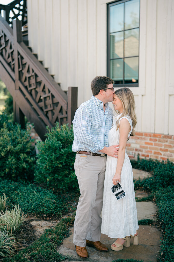 Auburn-AL-Pregnancy-Announcement-Photographer-7401184