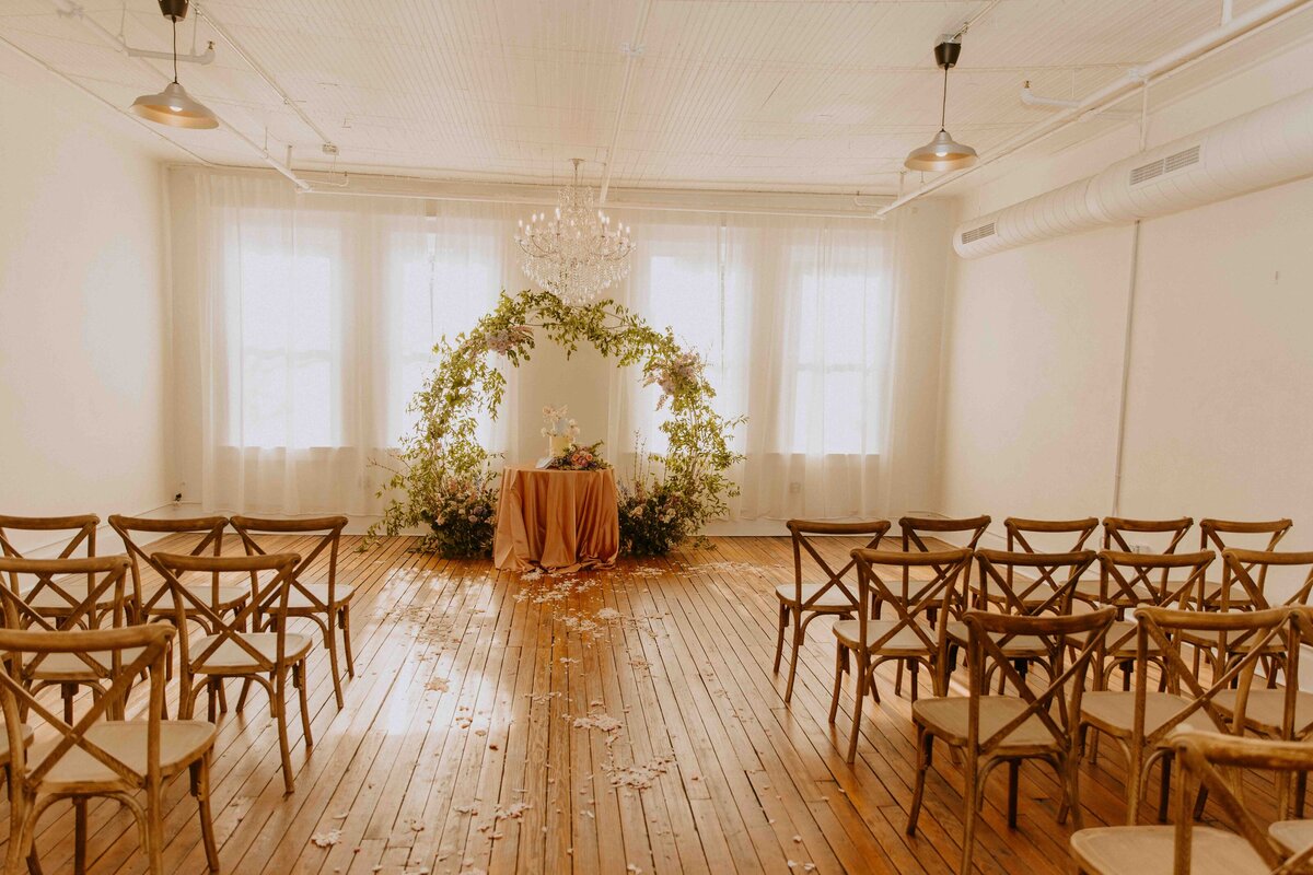 WHIMSICAL-GARDEN-WEDDING-SAVANNAH-BOTTLE-WORKS-BAREFOOT-ROYALTY-PHOTOGRAPHY257