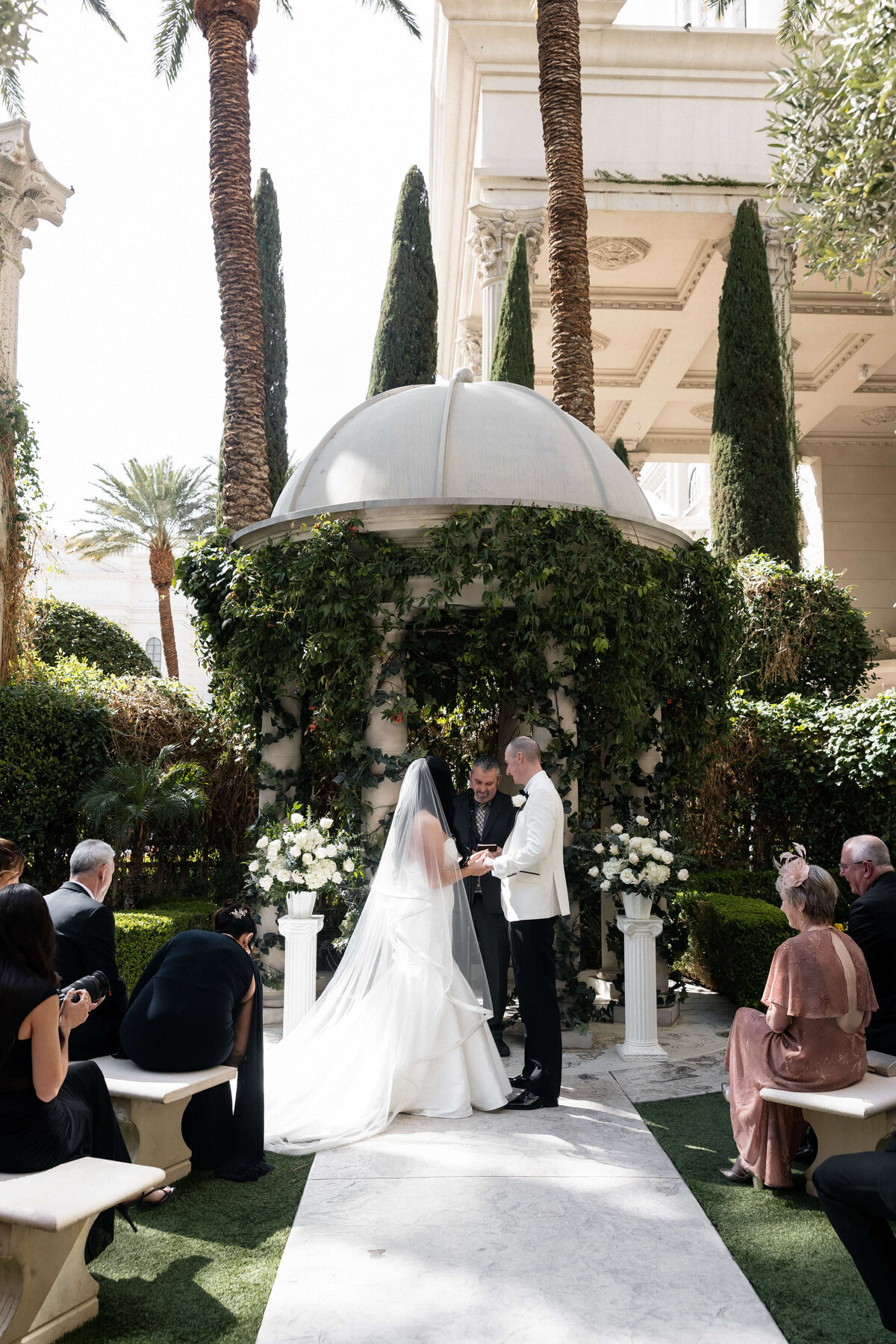 36_riskyexposure_n_las-vegas-elopement-photography-weddings