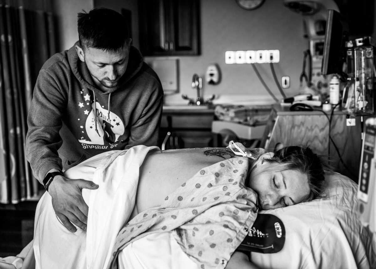Birth Story Studio Minneapolis St. Paul Maple Grove Twin Cities Minnesota Newborn Maternity Birth Family Photography Photographer Stephanie Lecker - WEB-9