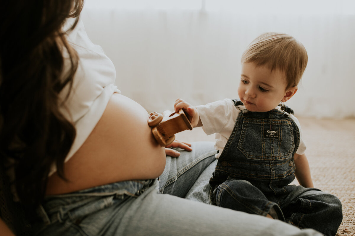 Red Deer Maternity Photographer 023