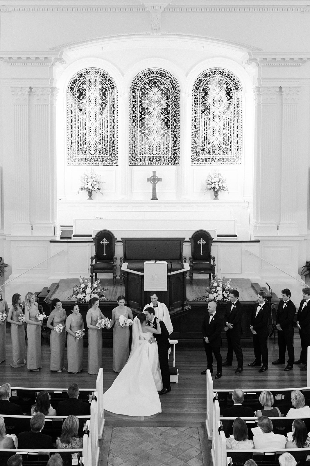 Classic Charleston Wedding with green & white at Hibernian Hall by Sarah Bradshaw 0186