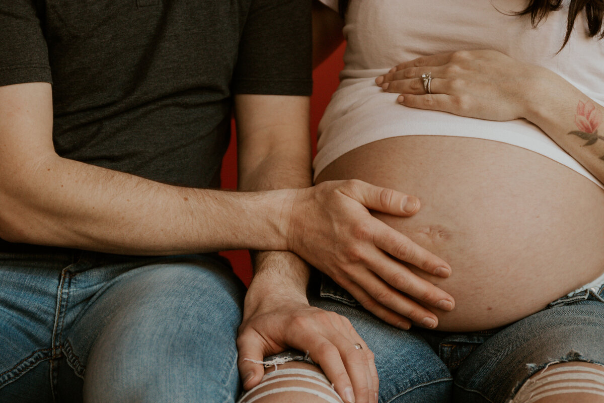 Tess and Zack Maternity_002