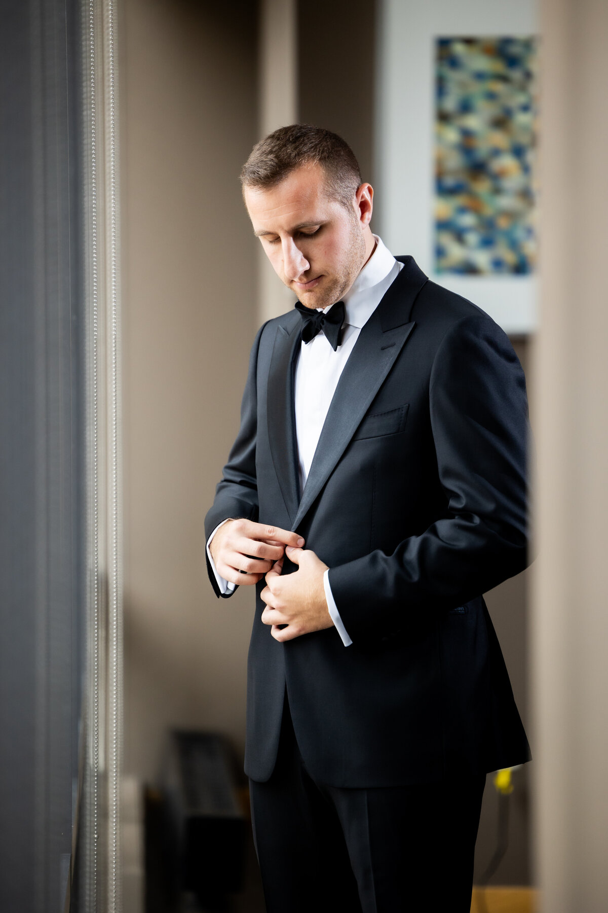 231_gettingready_Bob&DawnDavisPhotography