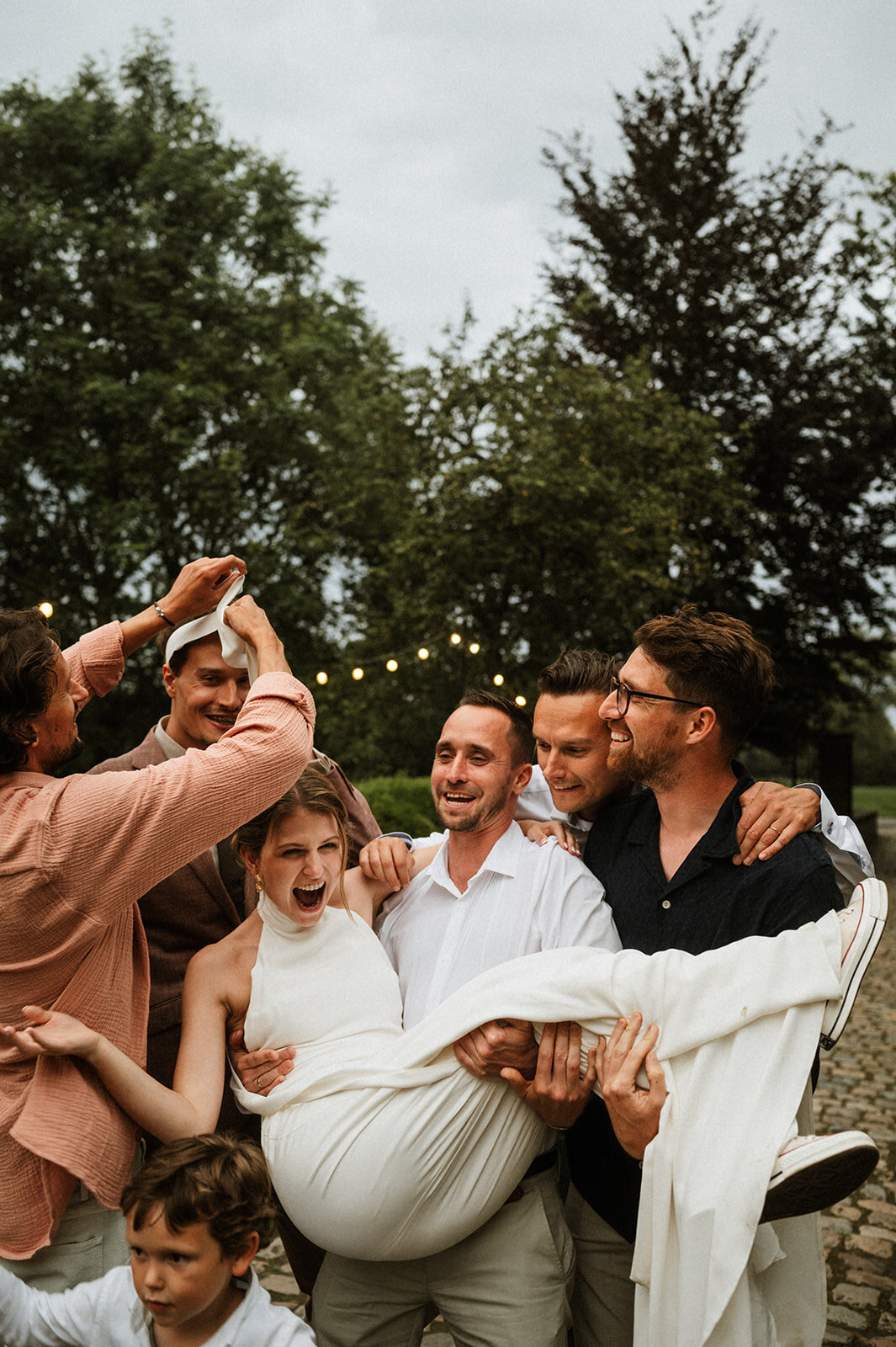 Herentals, salon weddings, moody, authentiek, alternatief trouwen,bruid, 2026, elopent, intiem, spontaan, tijdloos, trouwfotograaf, antwerpen - diner & dessert-281