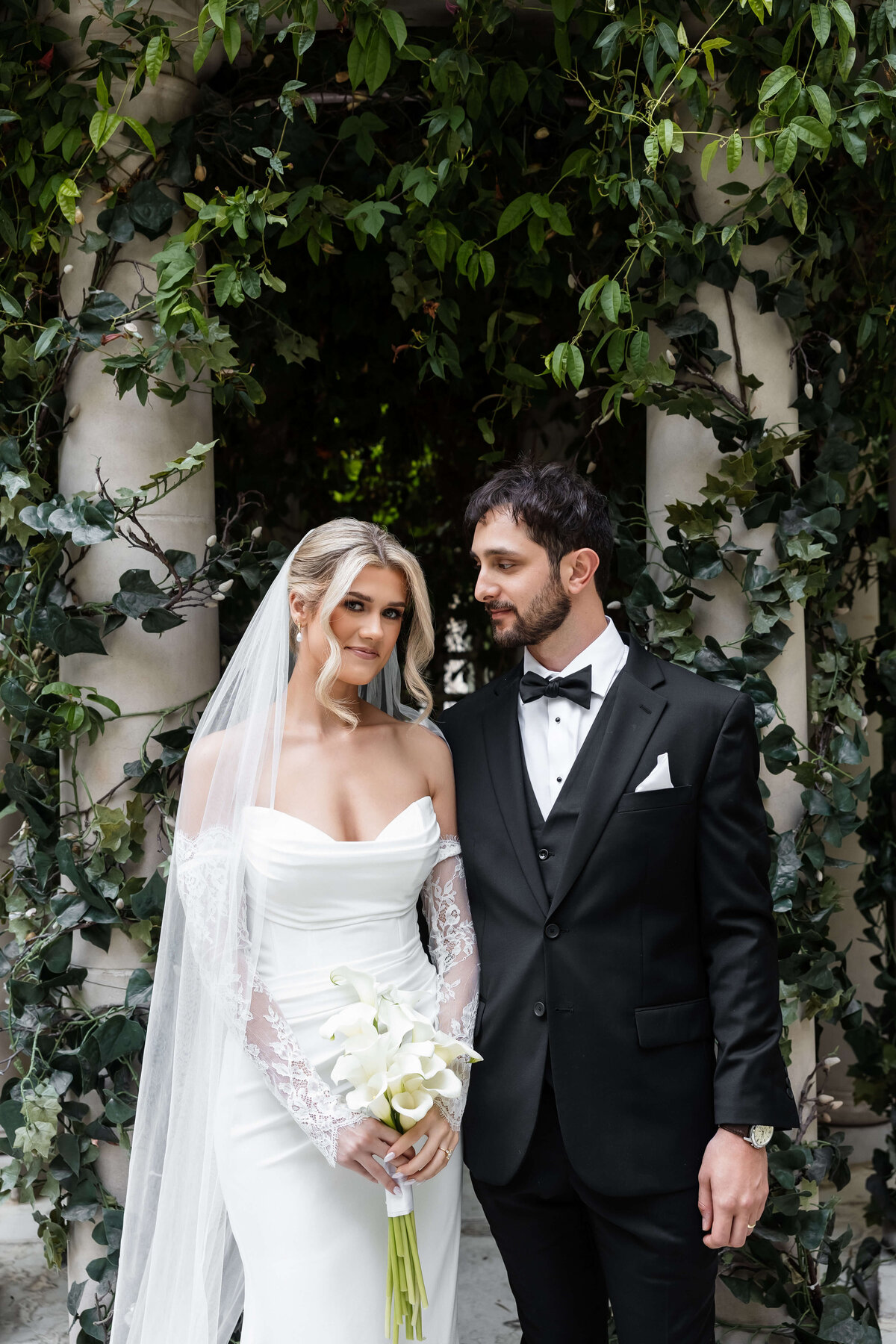 37_riskyexposure_maddie-noah_las-vegas-elopement-photography