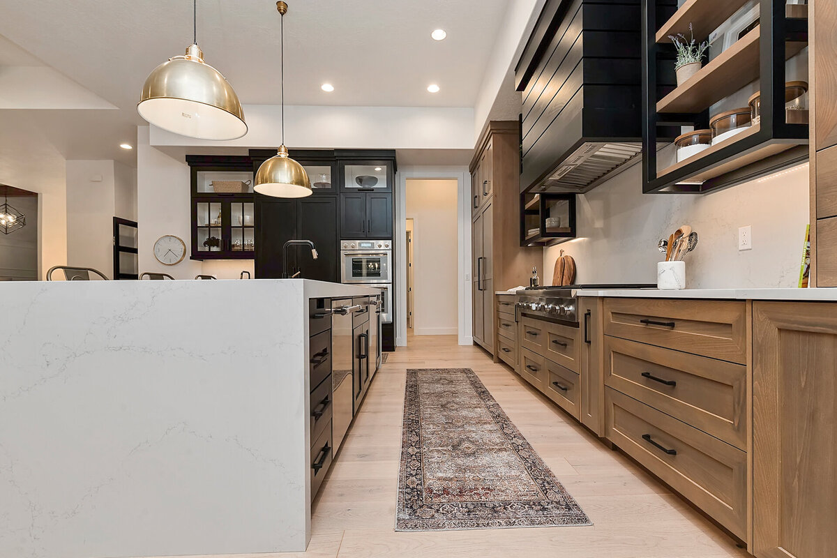 Luxury kitchen design by Middleton Idaho custom home builder Thompson Homes