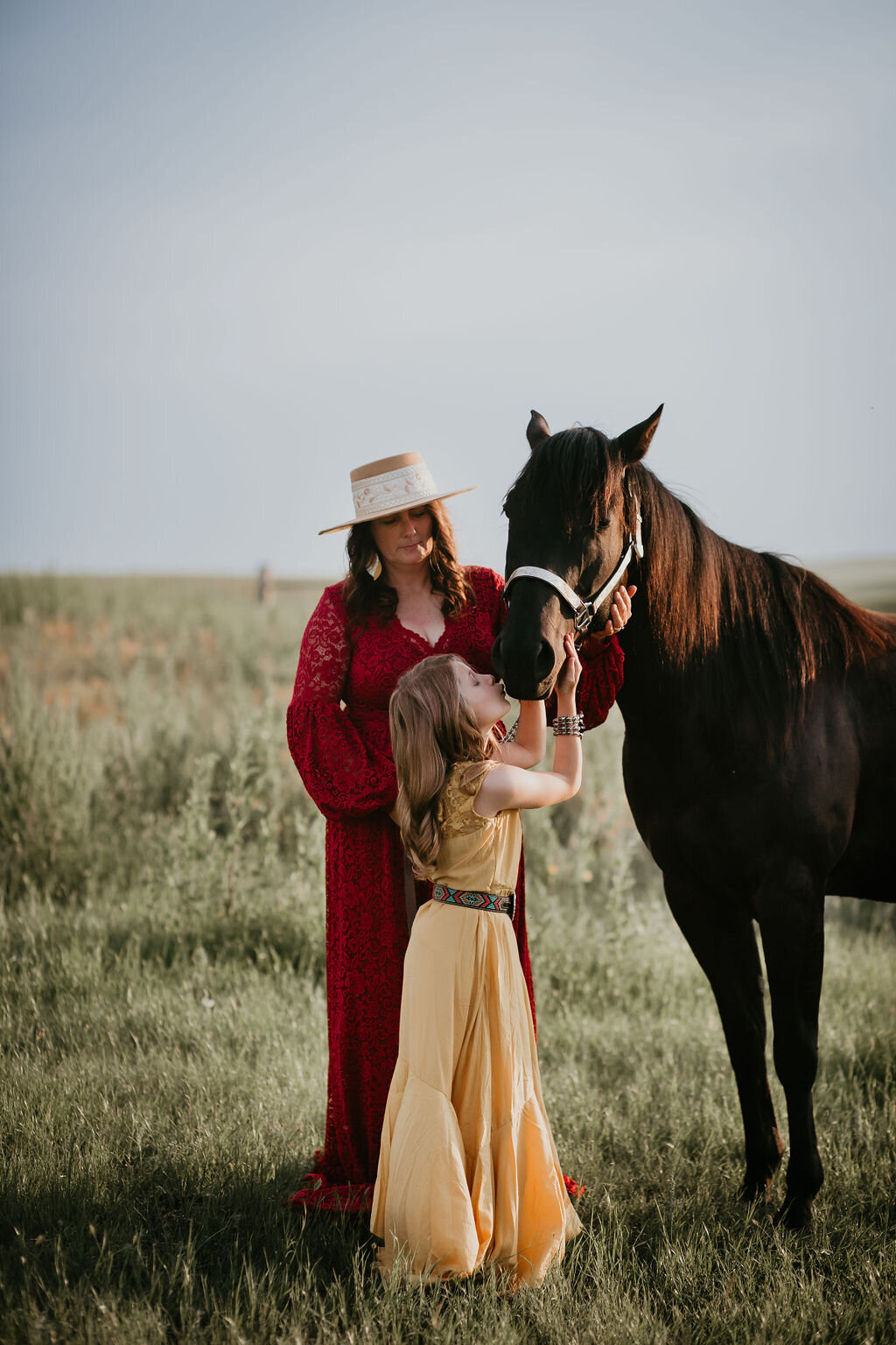 Family photography with horses