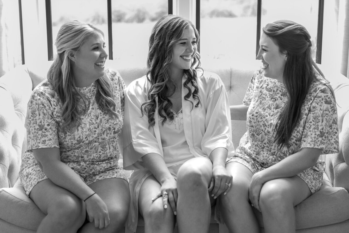 Bride with Sisters at Forbes Farm St Simons