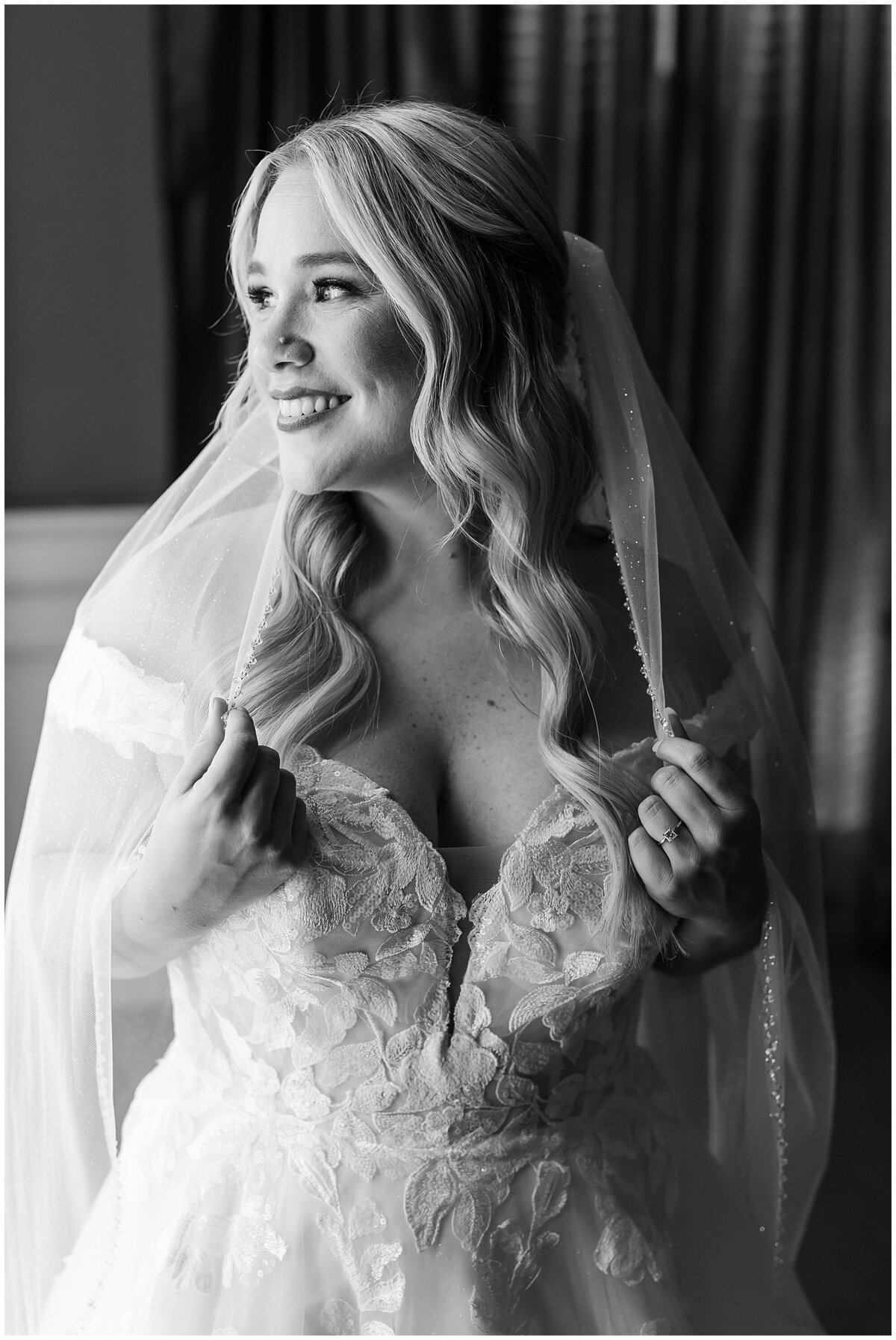 bridal portrait at the biloxi visitors center