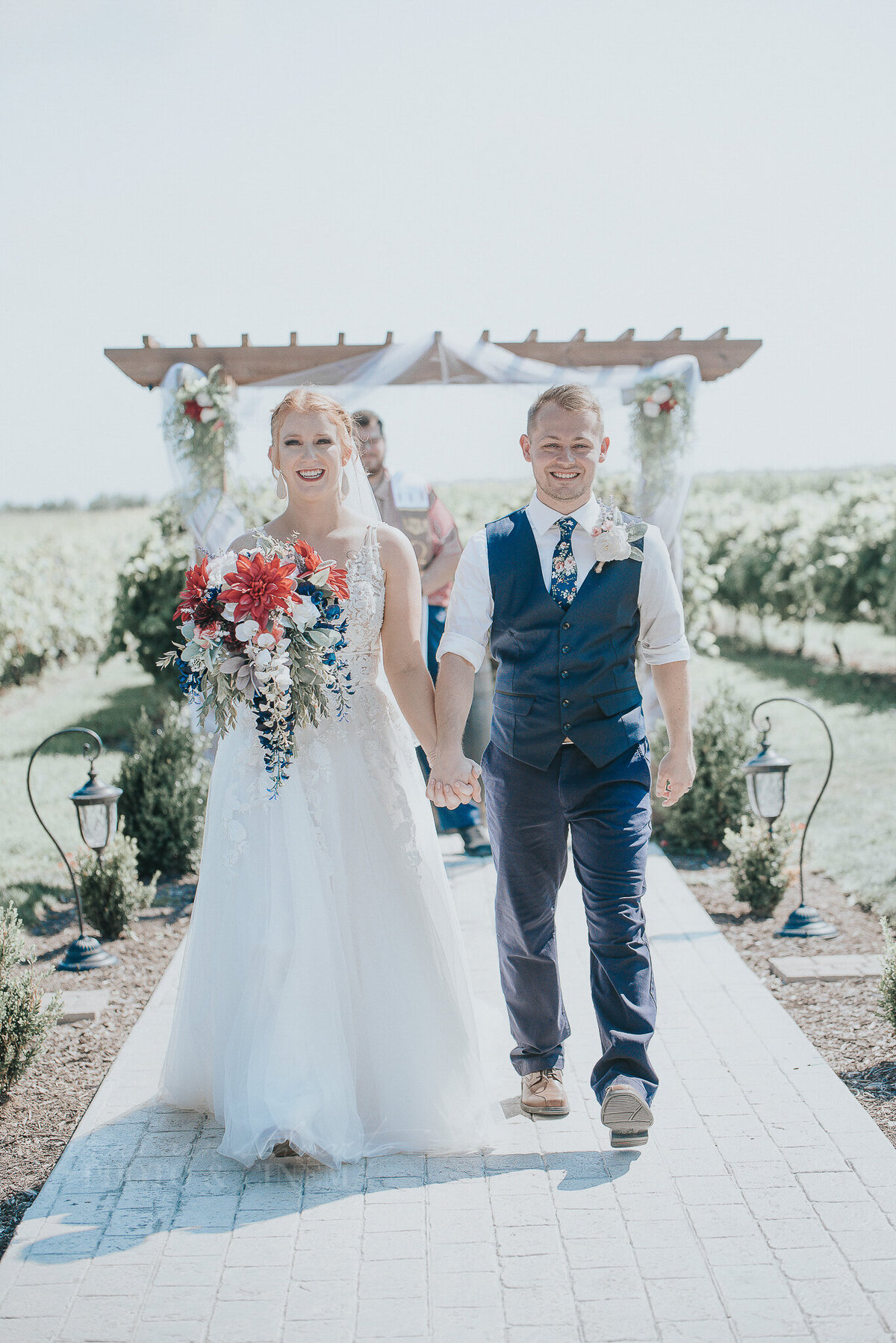 ceremony _ alaynna ann schwartz _ harpors vinyard _ iowa photographer _ playlife photography_0162