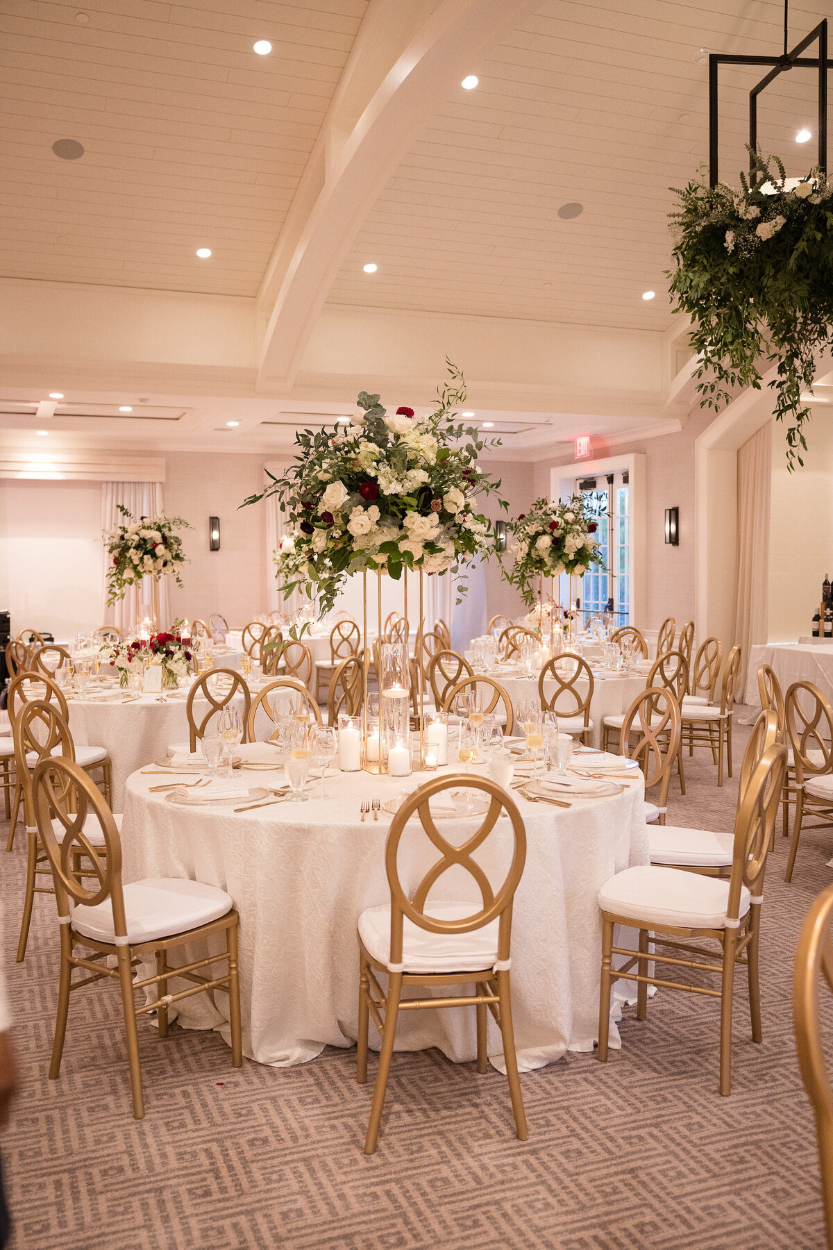 tall-centerpiece-new-canaan-country-club-wedding-ct-enza-events
