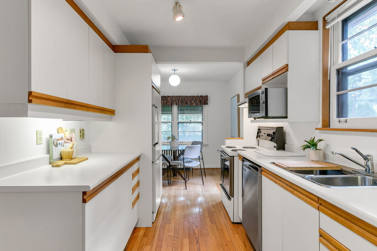 22-web-or-mls-15_003_Kitchen