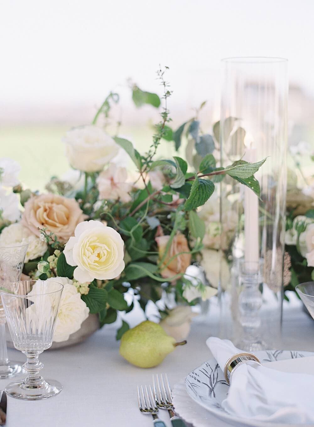 romantic peach and cream with pear wedding tabletop at cal-a-vie | Jacqueline Benét