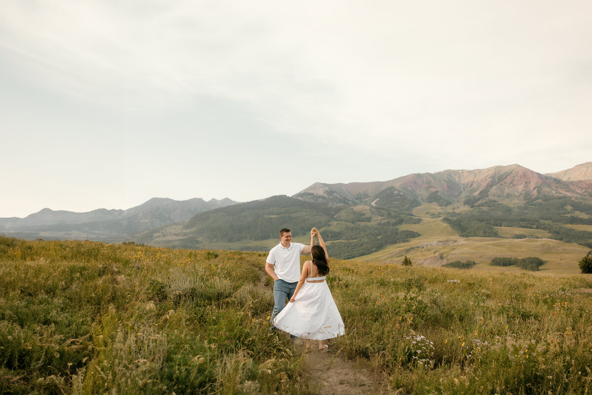 Abigail Anne Photography Colorado and Chicago Wedding and Couples Photographer — Portfolio Featured Story — Emily and Kayne's Engagement 4