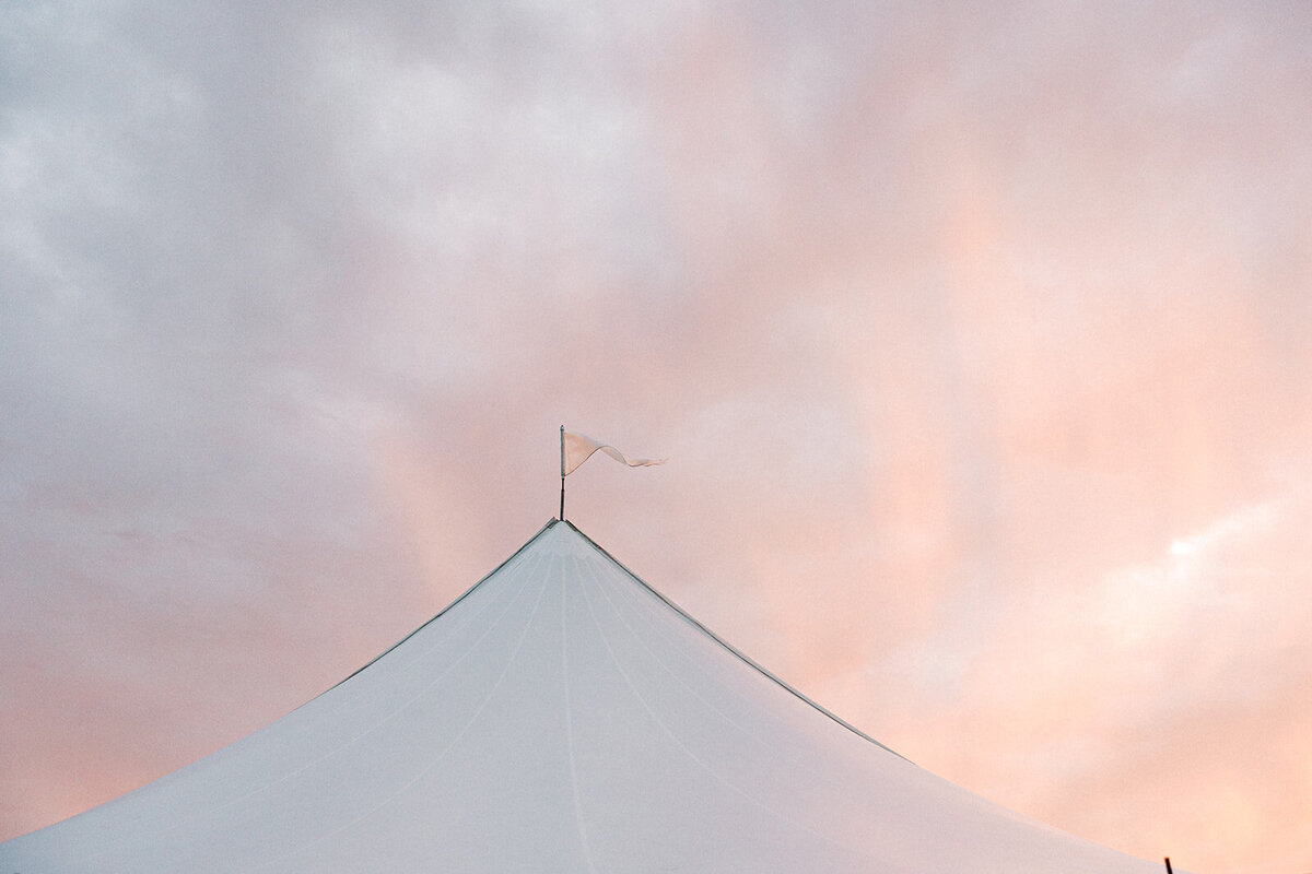 Kate-Murtaugh-Events-Eisenhower-House-Newport-sailcloth-tent-wedding