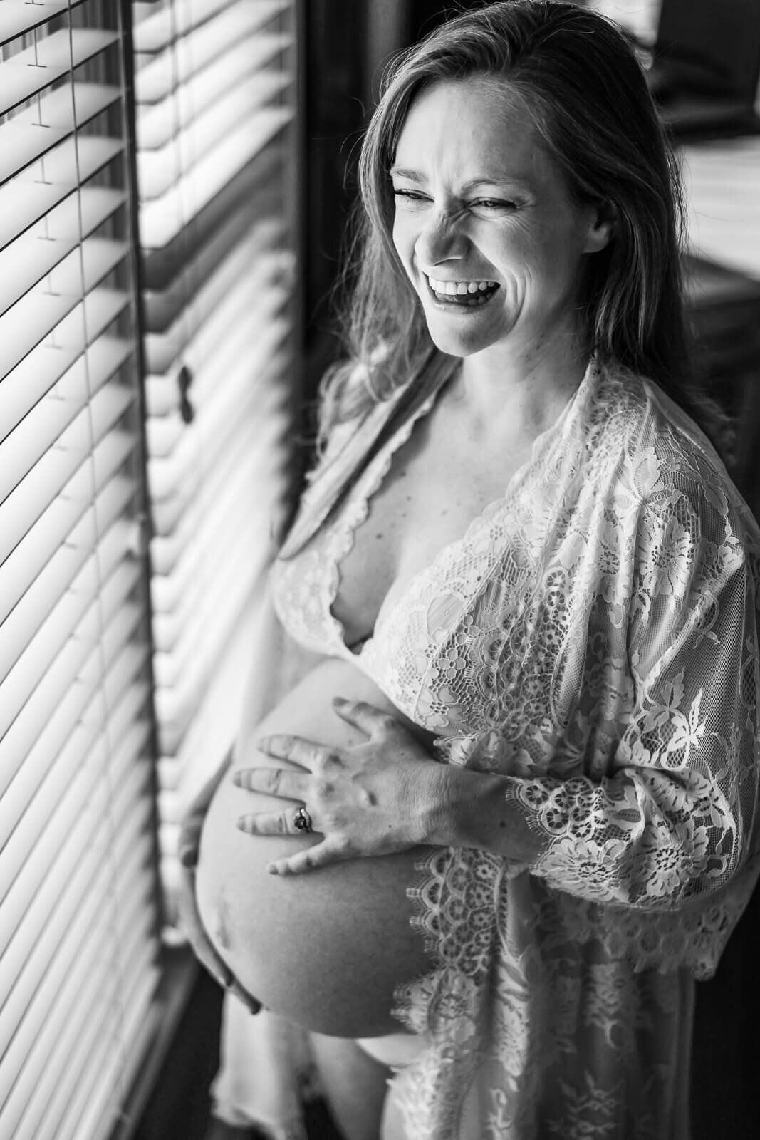 Minneapolis-Lifestyle-Maternity-Photographer (5 of 9)