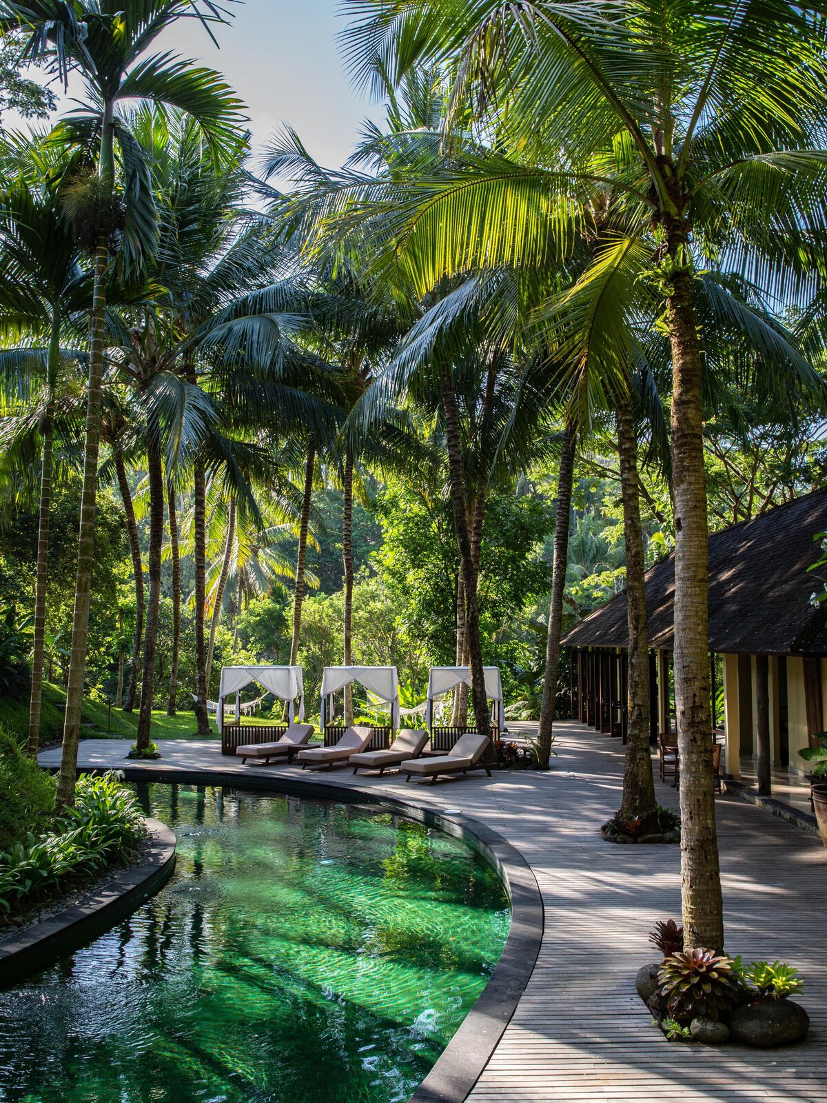 Weindling-World-Travel373741274
