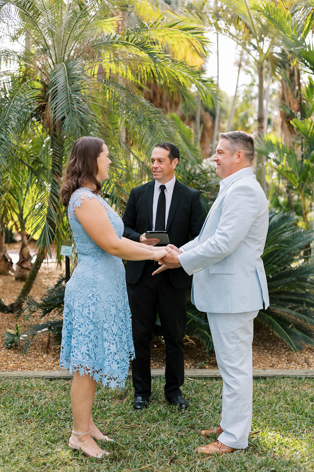 miranda-rose-photo-park-elopement-gizella-kopsick-park-chantilly-chic-celebrations-13