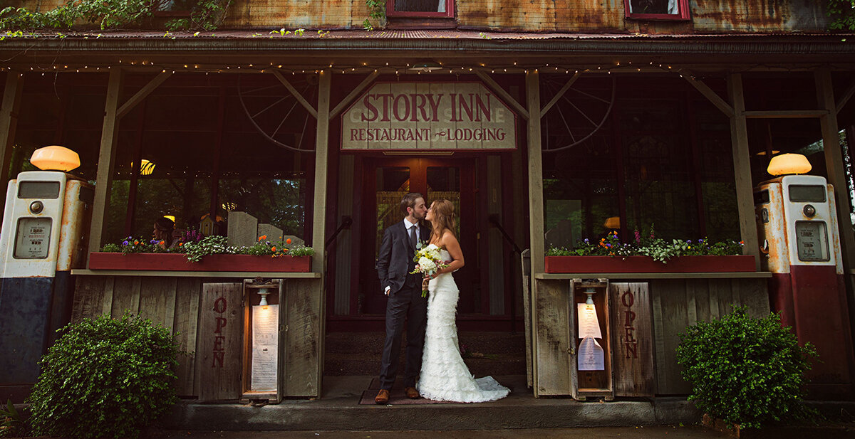 Southern-Indiana-Wedding-Photographers-Jim-Elysia-00000000044