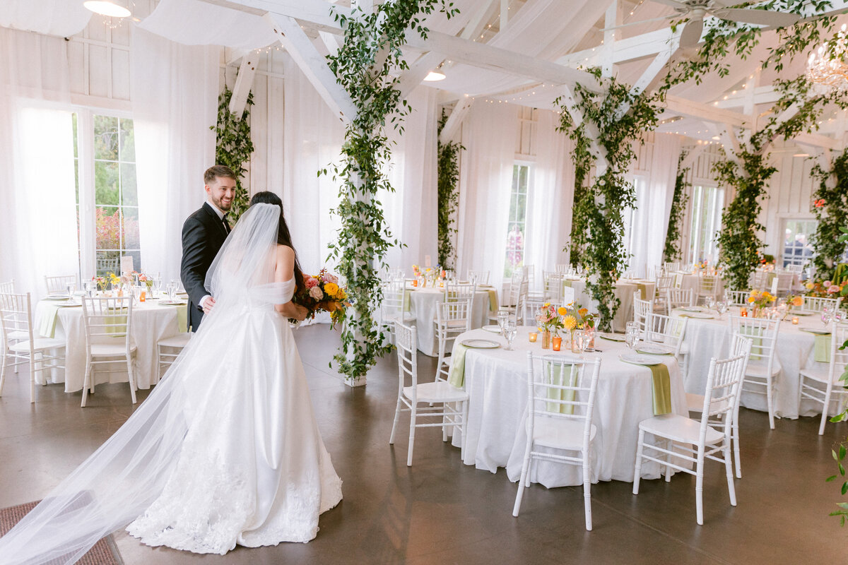 Cliffs of Glassy & Aurora Farms Wedding - Amy and Will-68