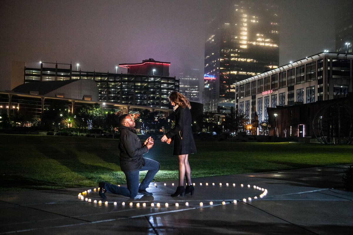 Uptown-Charlotte-Marriage-Proposal-Photograhy 2