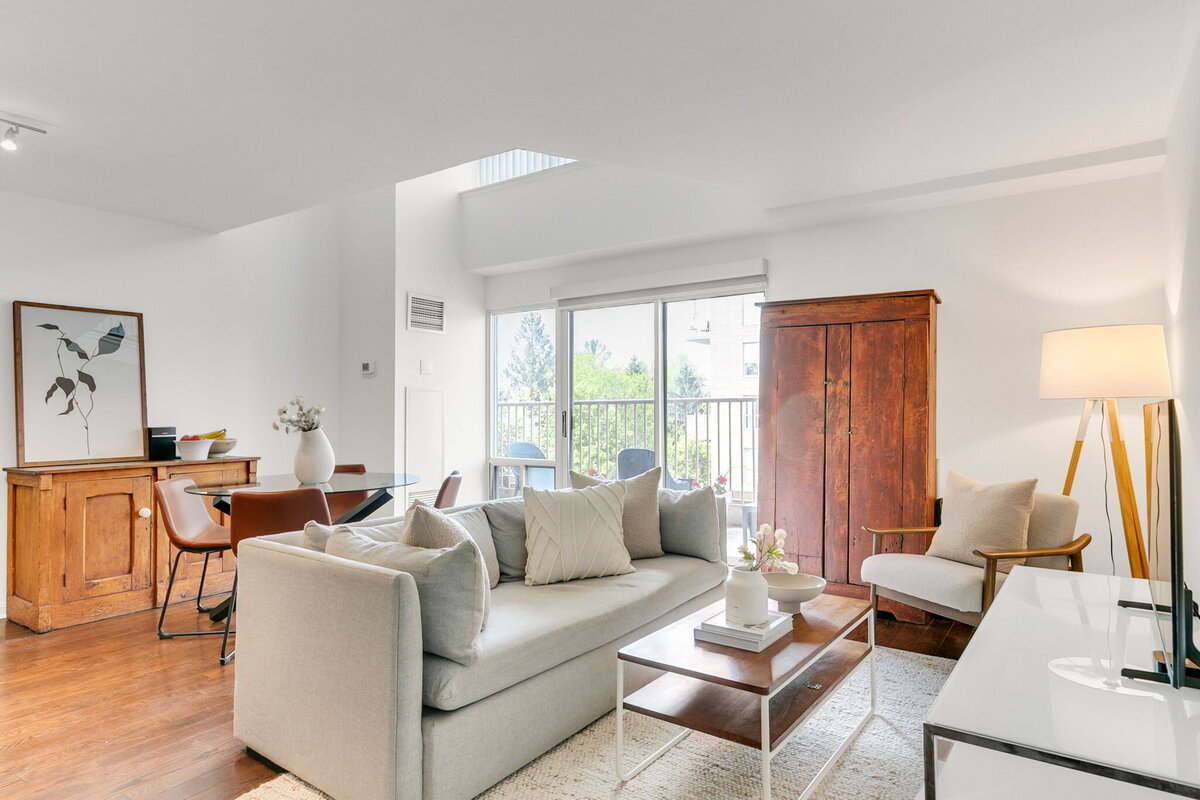 11-web-or-mls-8_004_Living Room