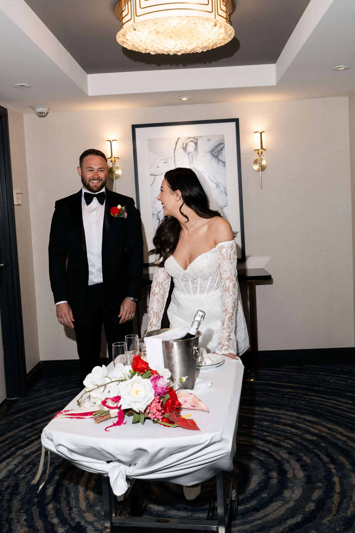 28riskyexposure_hannah-rory_las-vegas-elopement-photography