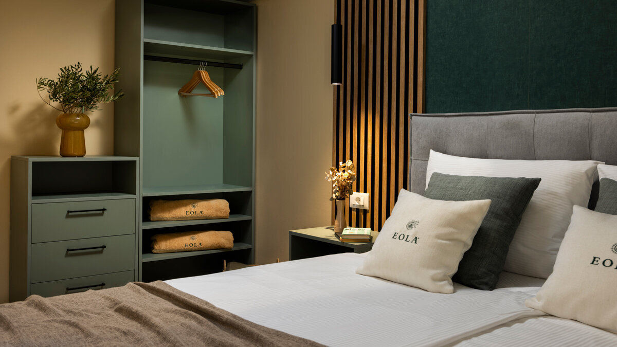 zambelli_brand_design_eola_rooms&apartments_room_4