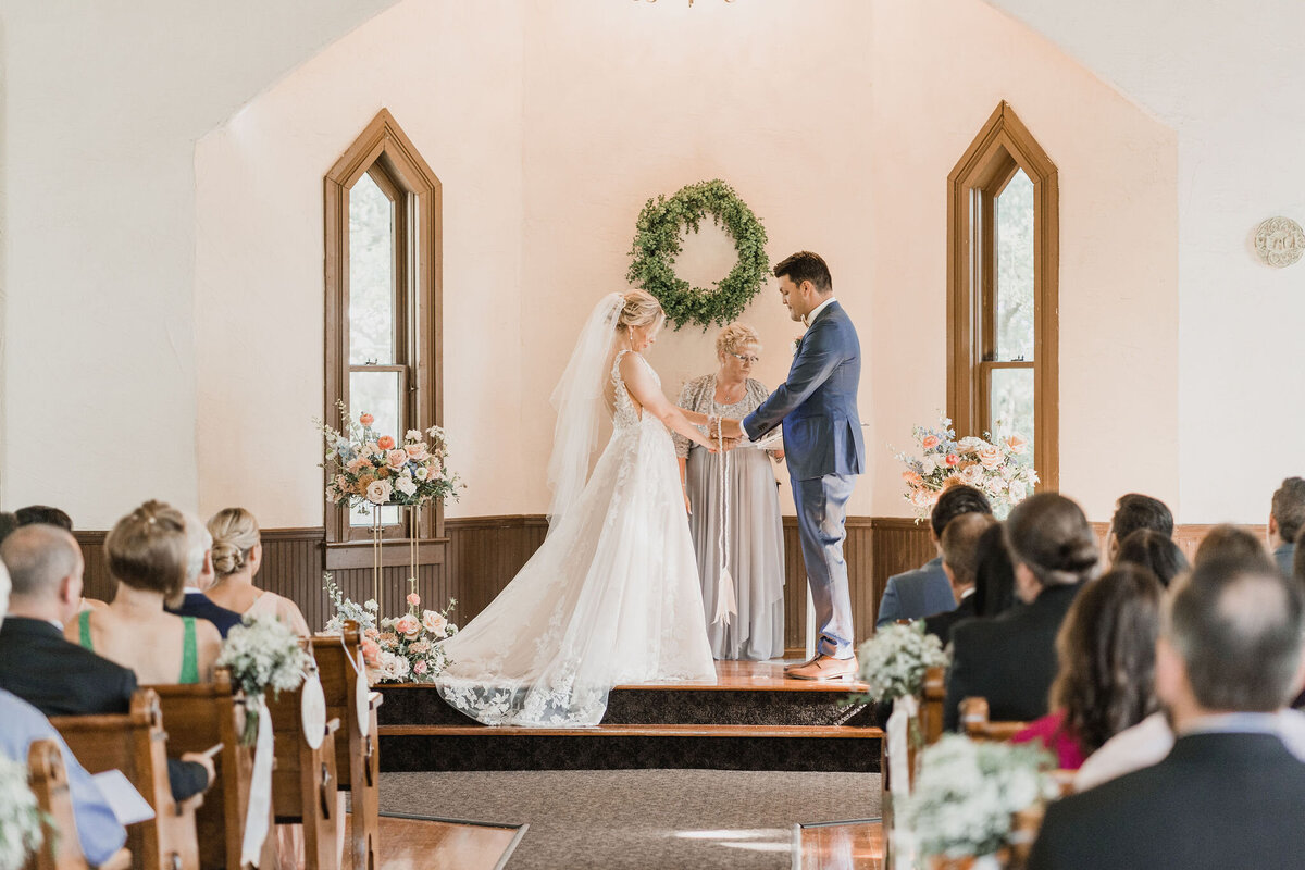 tara-tomlinson-chantilly-chic-elope-tampa-andrews-memorial-chapel-10