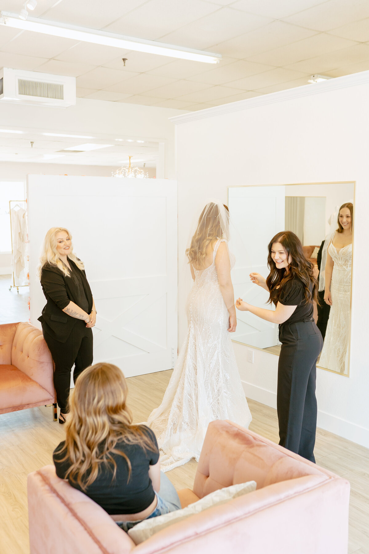 KC_BRIDAL_OAKDALE_CALIFORNIA_BRIDAL_BOUTIQUE_WILD_HONEY_PHOTO-50