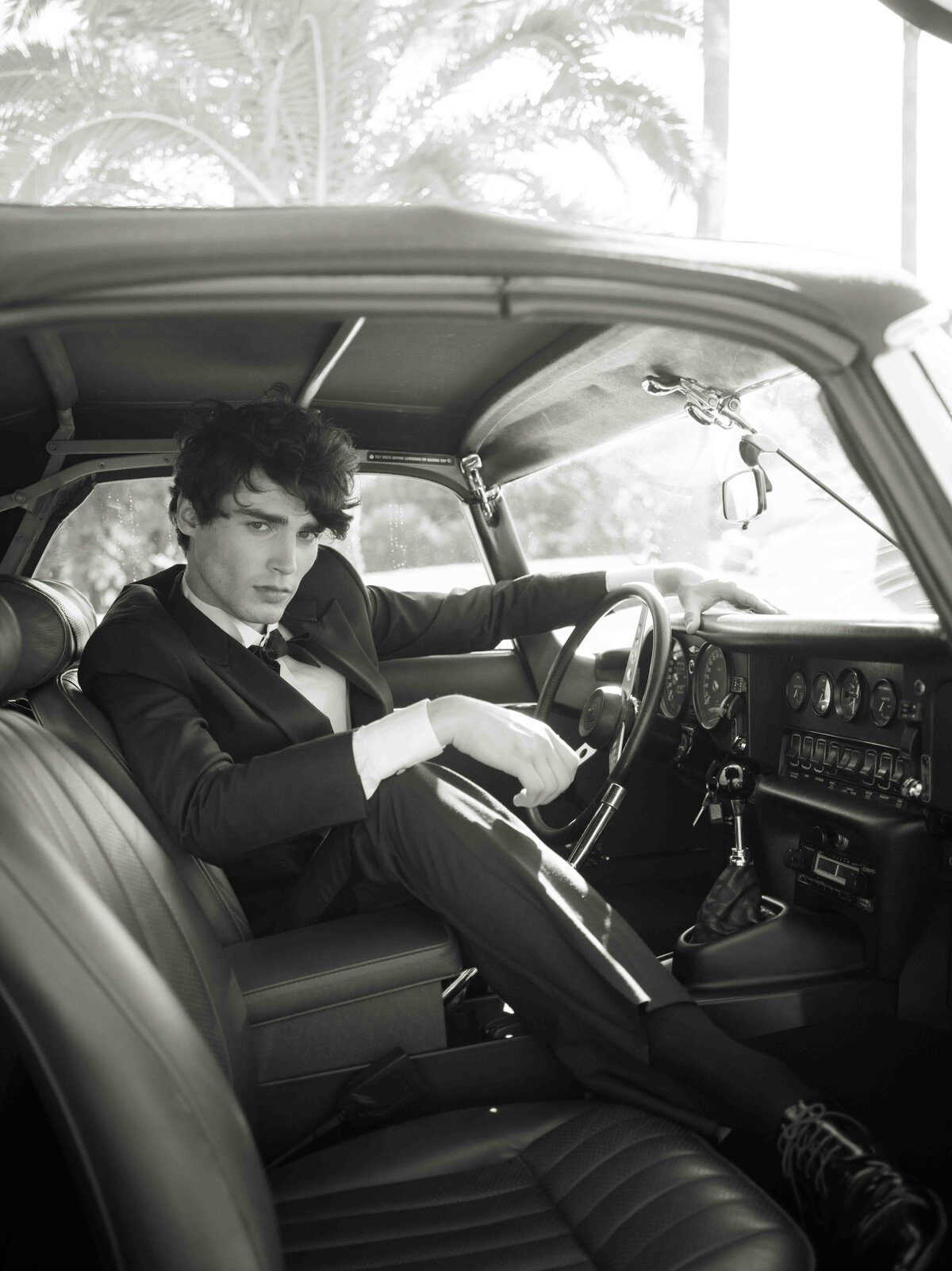 photographe-mariage-saint-tropez-inspiration-homme-voiture-jaguar