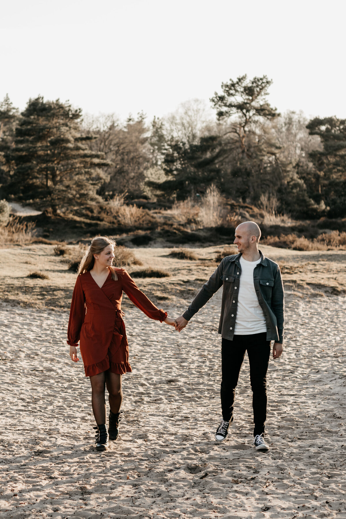 Sven & Ismay tijdens de loveshoot in Drenthe