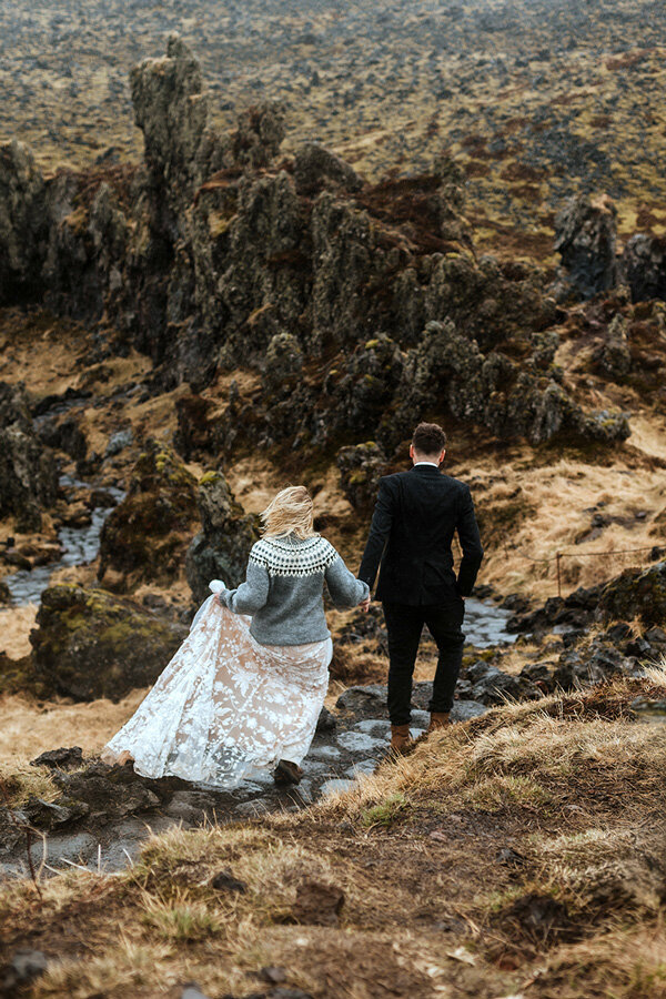 Best_Local_Iceland_Elopement_Photographer_and_Planner_400