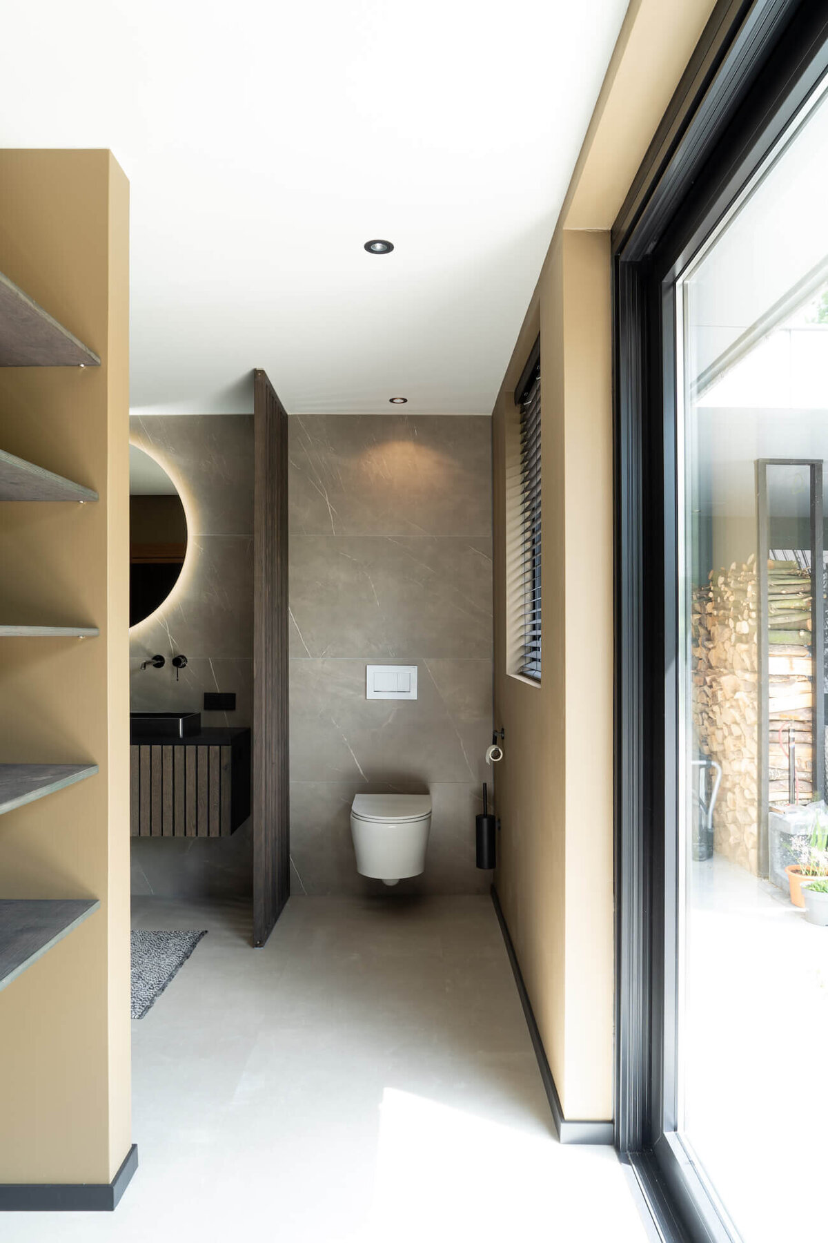 Ontwerp hotel chique slaapkamer met en suite badkamer Marlinde Interieurontwerp