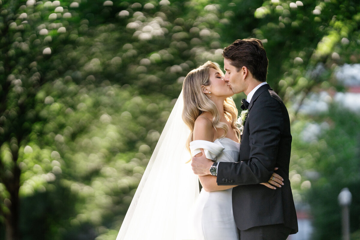 Aspen-Avenue-Chicago-Wedding-Photographer-Chicago-Athletic-Association-Simplicitee-XO-Design-Co-St-Mary-of-the-Angels-Church-Anomalie-Beauty-Timeless-Vogue-101
