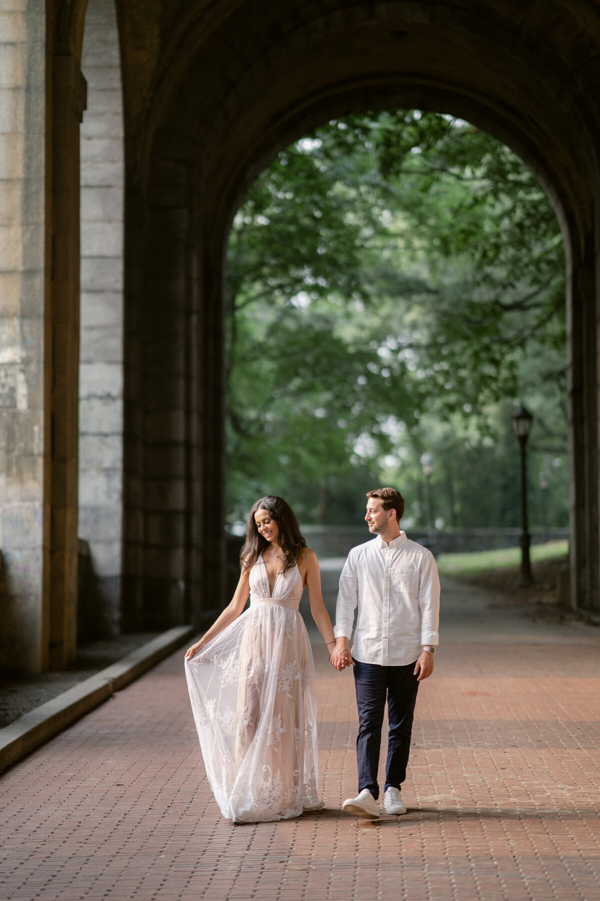centralparkenengagementsession-engagementsessionnyc-fineartweddingphotographer-felixfeyginphotography-015