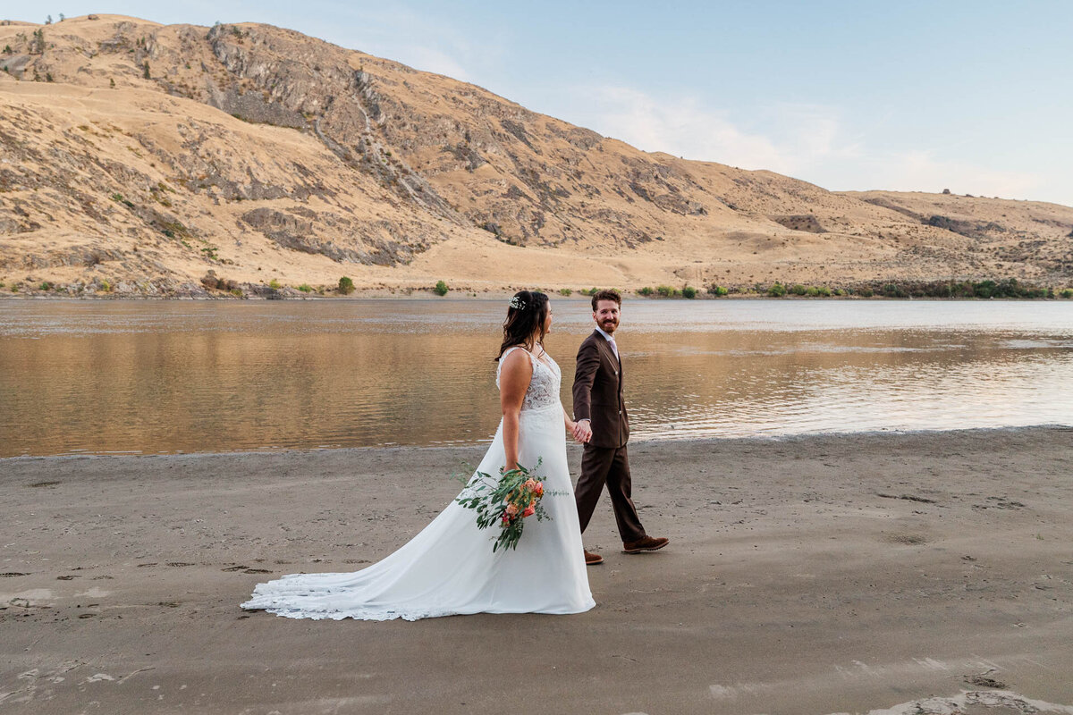 Rio-Vista-Winery-Wedding-Chelan-WA-53
