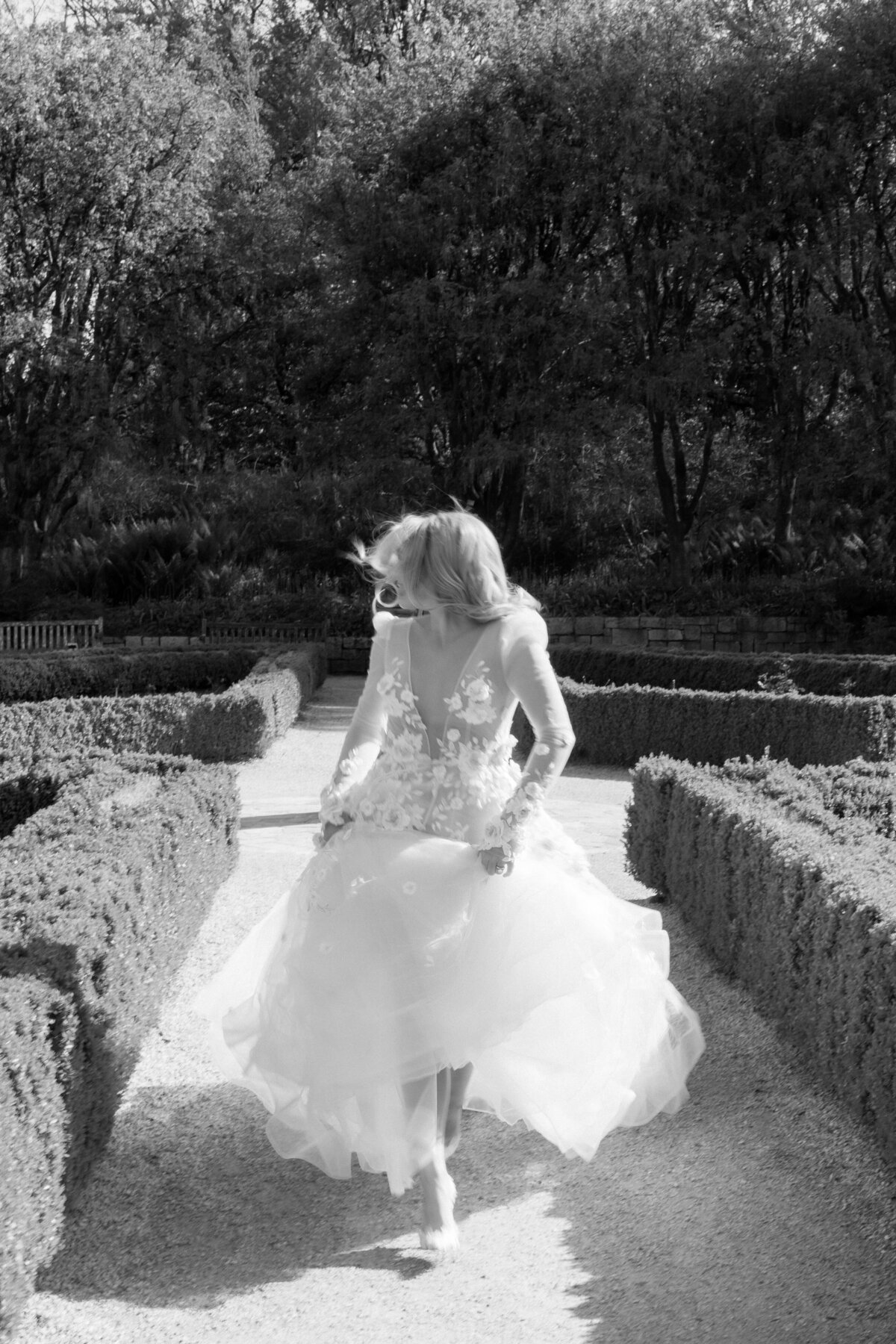 MeghanHemstra-Black-Tie-Vancouver-Garden-Wedding-7