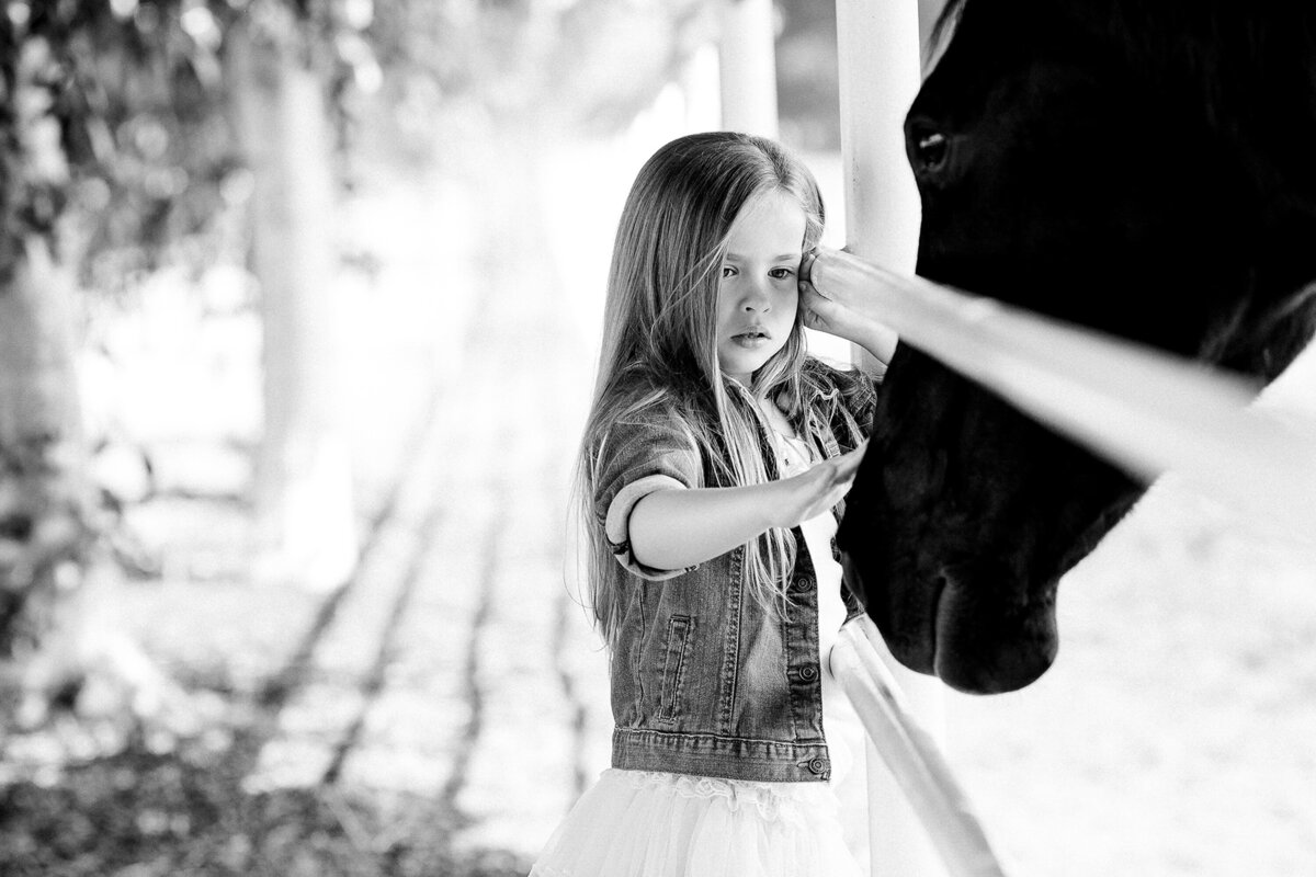 daughter-horse-portrait-lifestyle-fresno