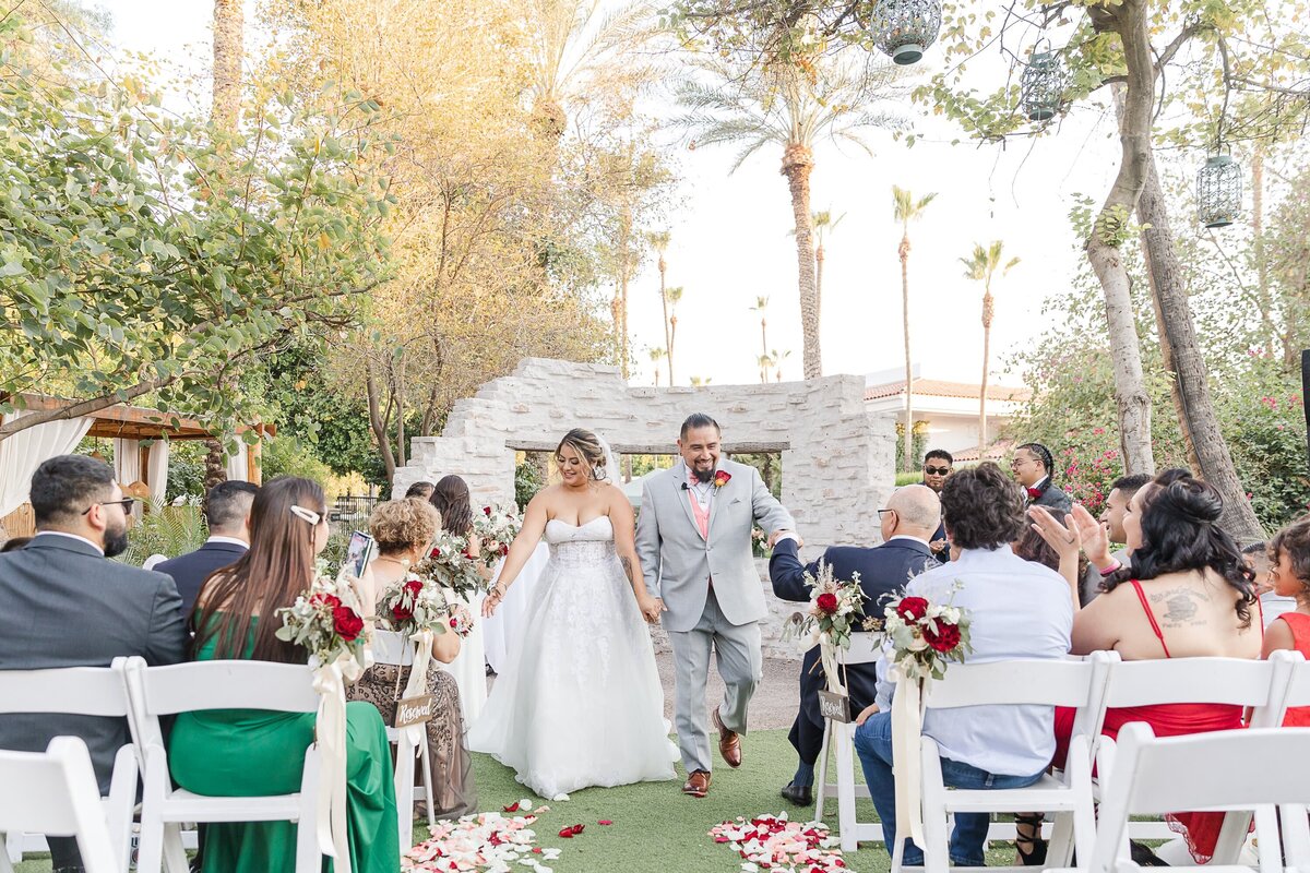 Scottsdale-Wedding-Photographers-The-Scott-Resort-Bride-Groom-Ceremony-1346