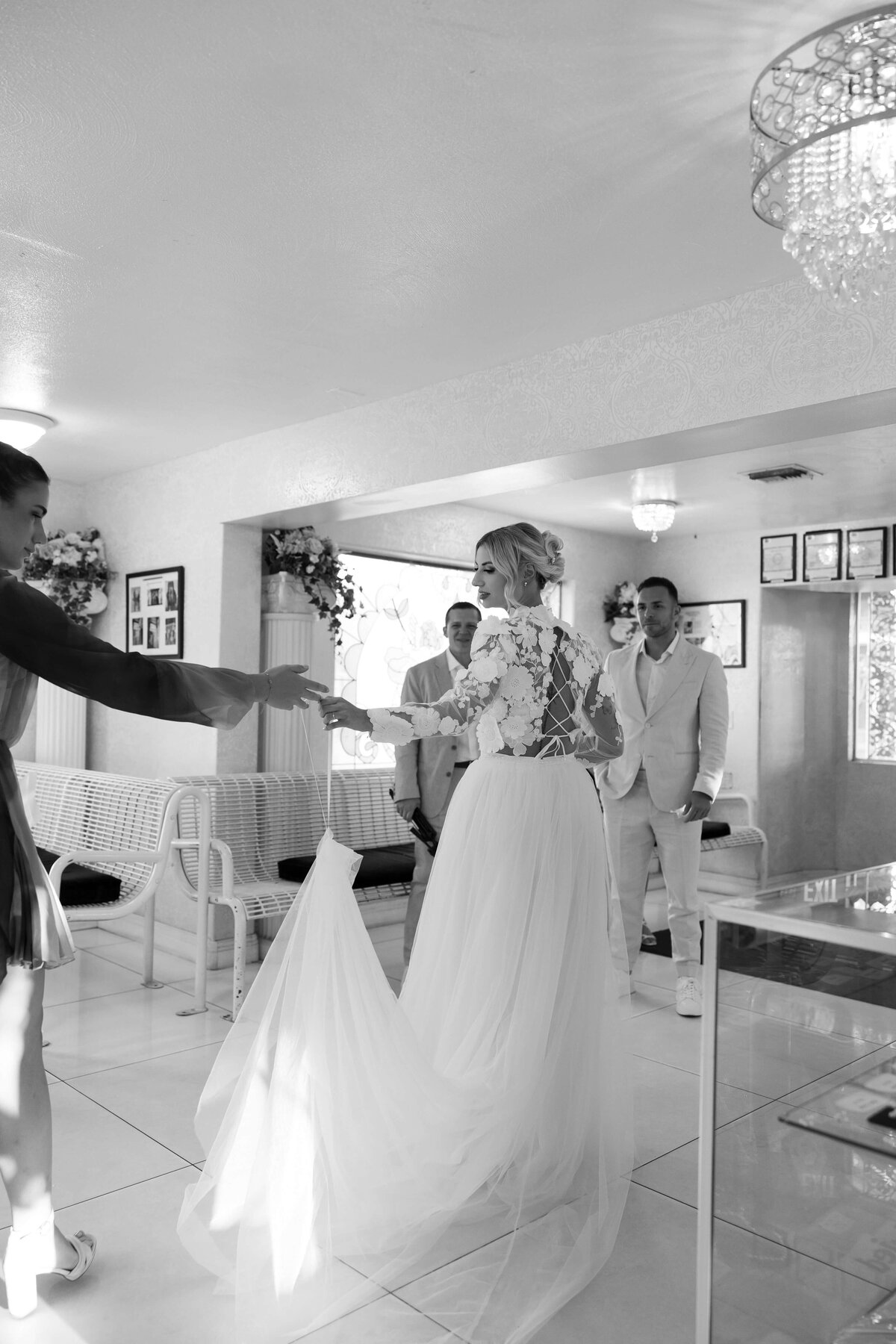 78_riskyexposure_las-vegas-elopement-photography
