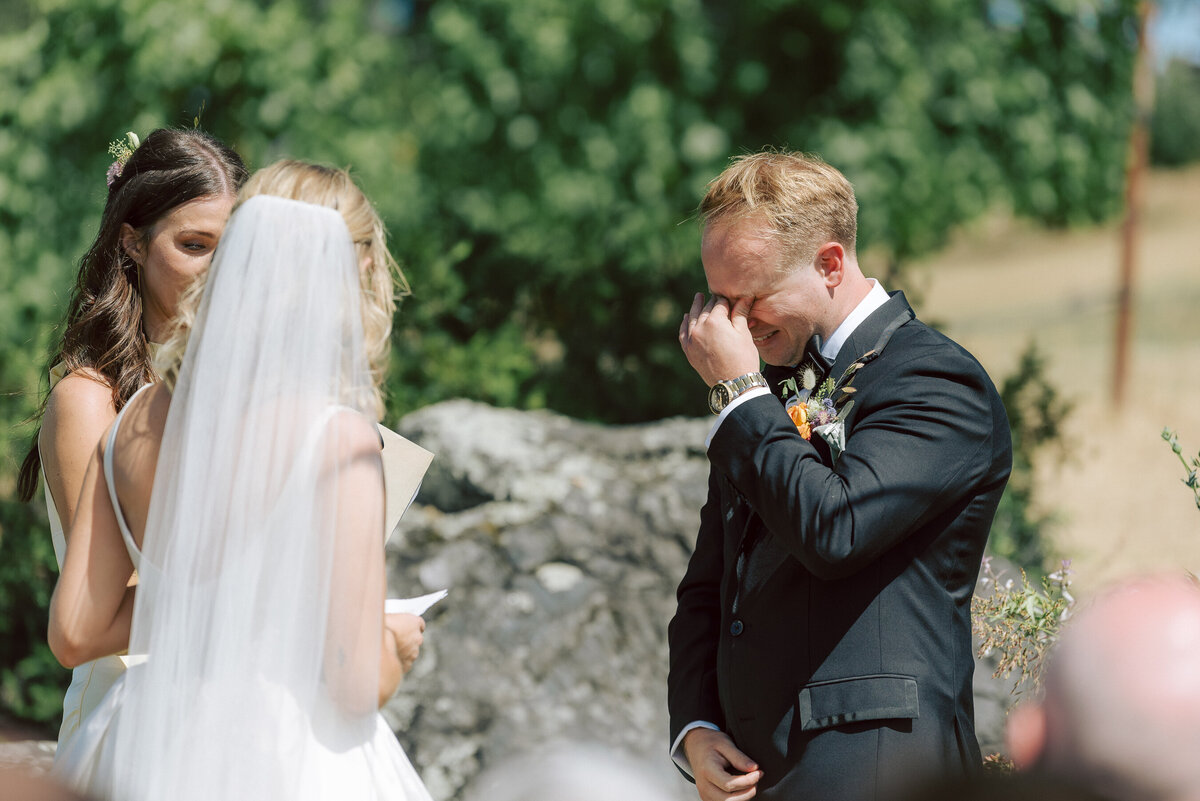 0064_gretchen_gause_photo_healdsburg_wedding_arista_winery_ceremony_blue_sky_2024-