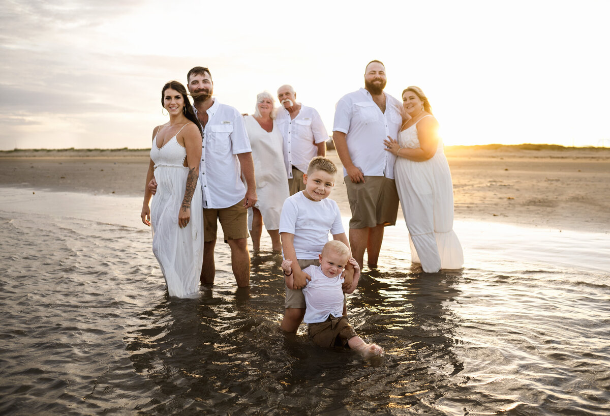 Extended-family-surfside-beach-white-shirts