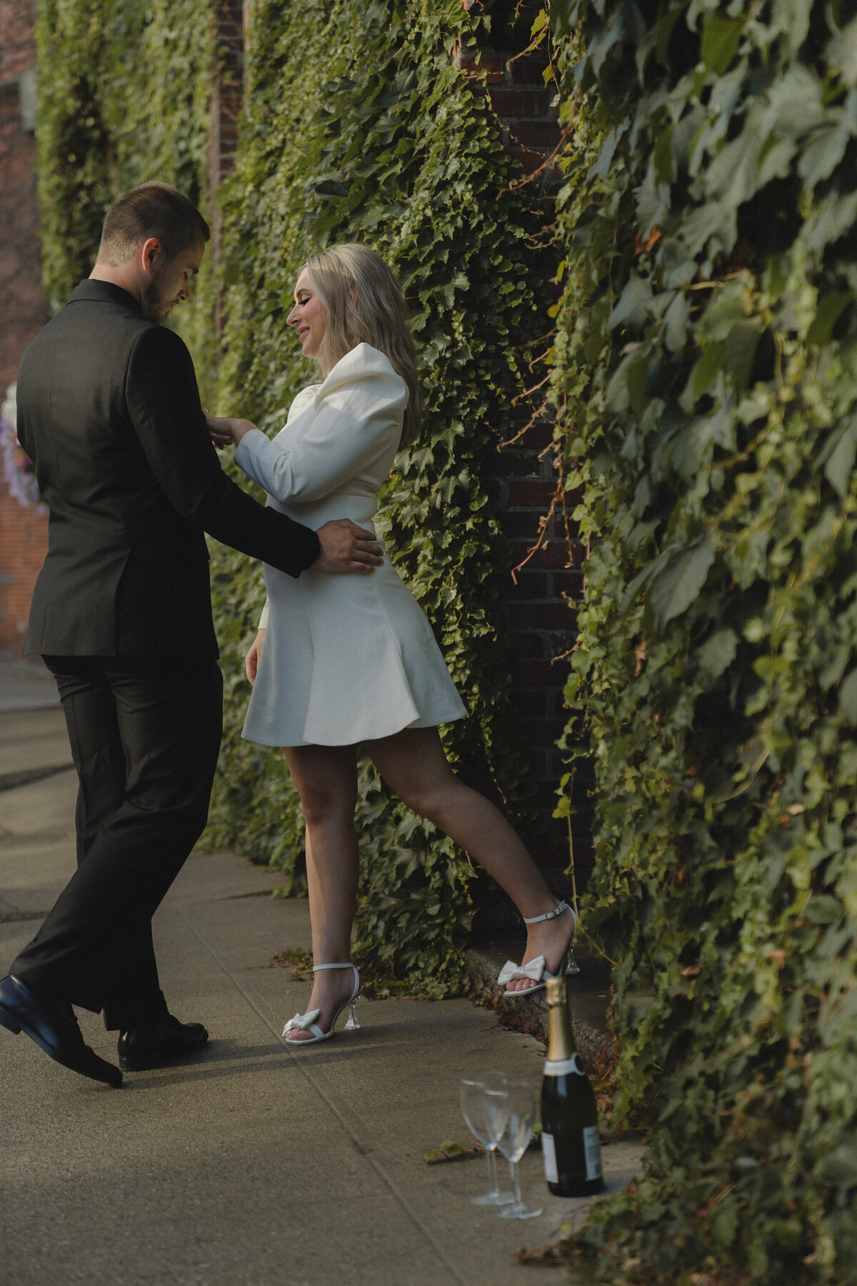 Sara-Canon-Elopement-Downtown-Seattle-WA-Amy-Law-Photography-49