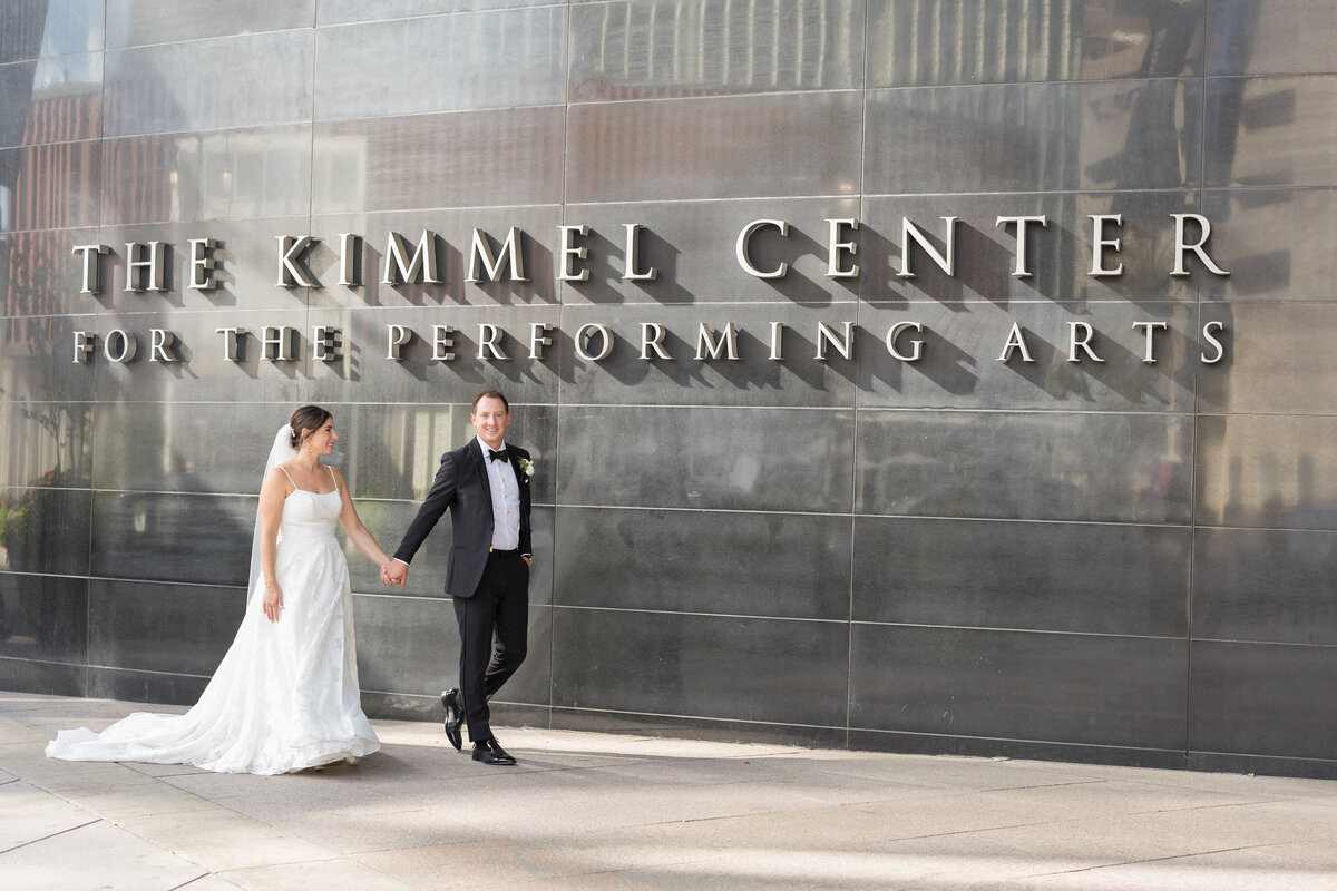 Kimmel Center Wedding_Susan Hennessey Photography_56