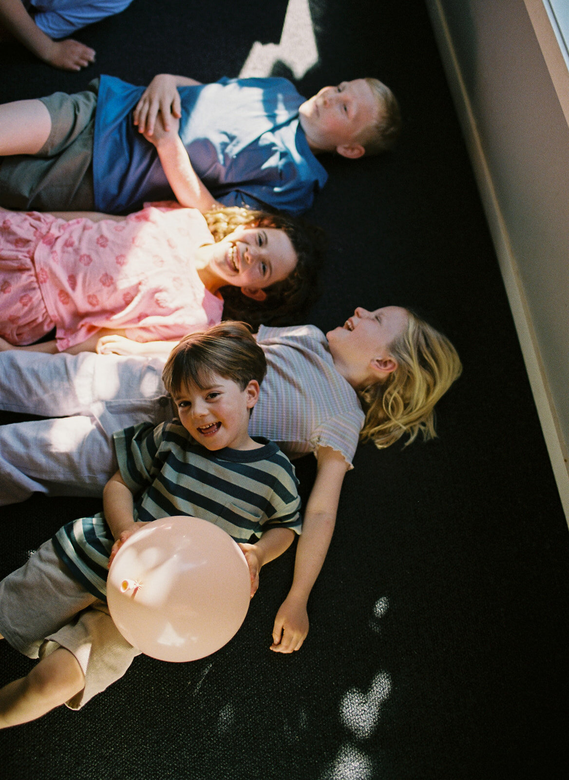 torquay-family-photographer-in-home-session-on-35mm-film-bobby-dazzler-photography-13