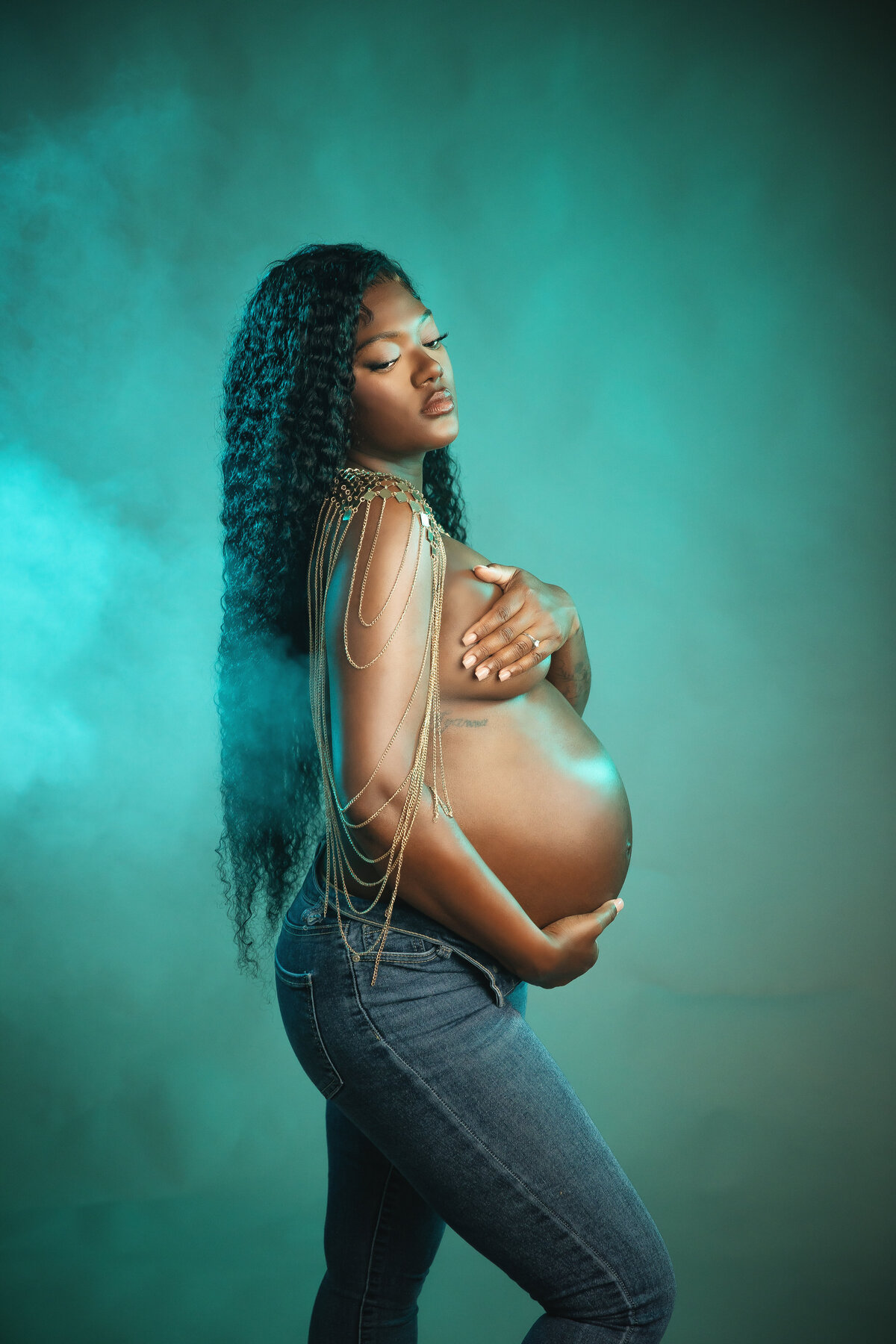 Aqua Gel image of maternity client with smoke
