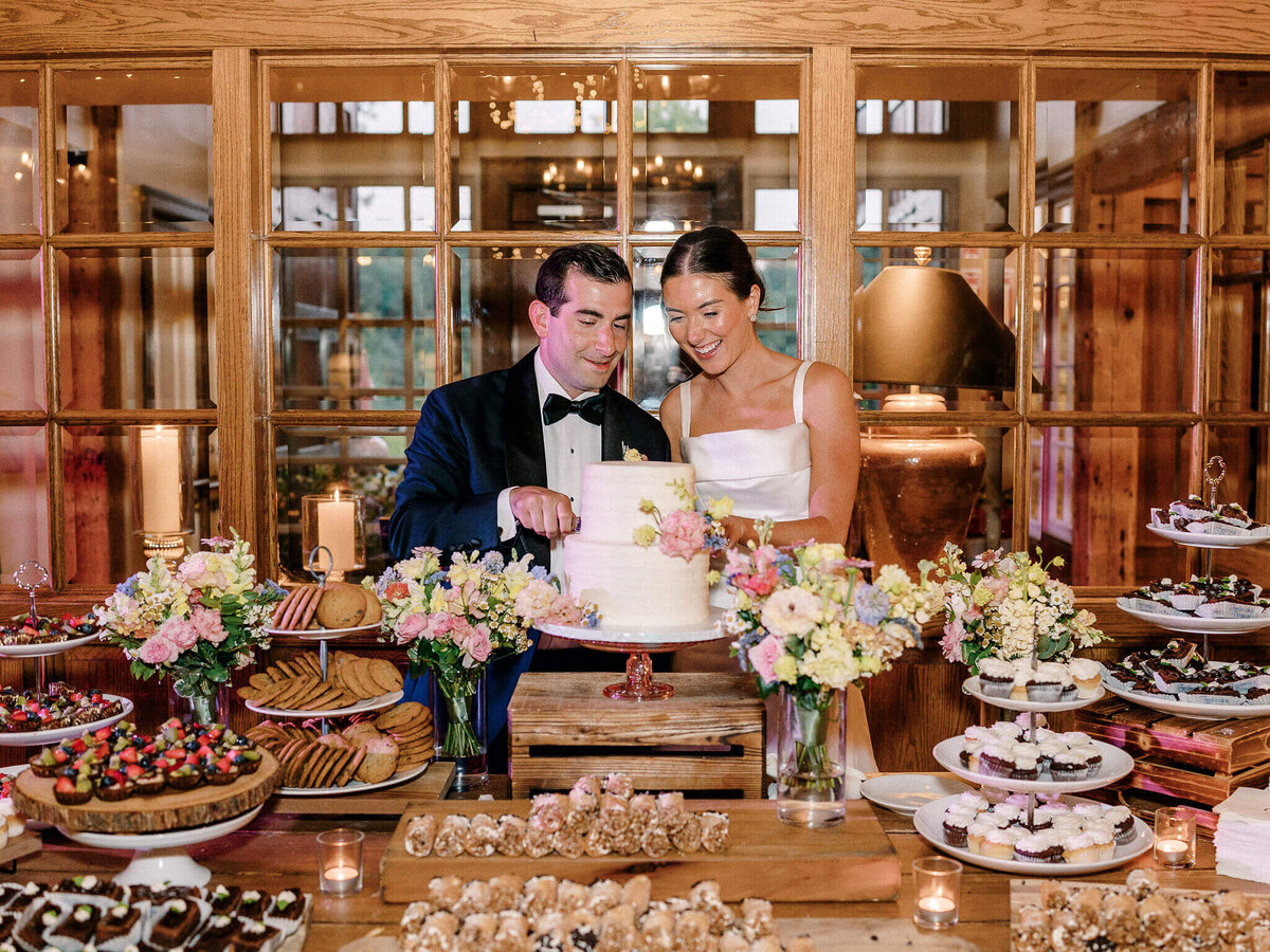 Lauren-Baker-Photography-New-Hampshire-Colorful-Garden-Wedding-125