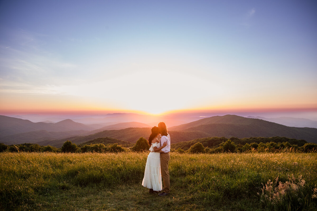 couple in the mountains eloping in italy